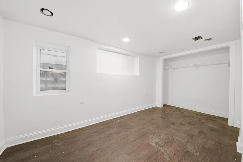 2446 West Pensacola Avenue Chicago IL 60618