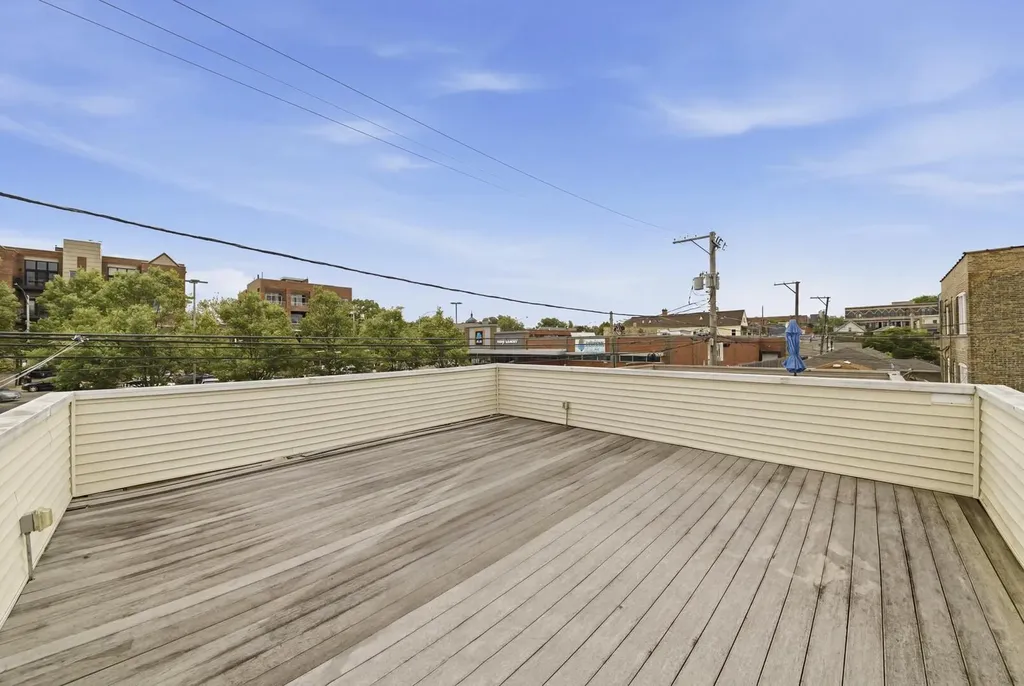 2446 West Pensacola Avenue Chicago IL 60618