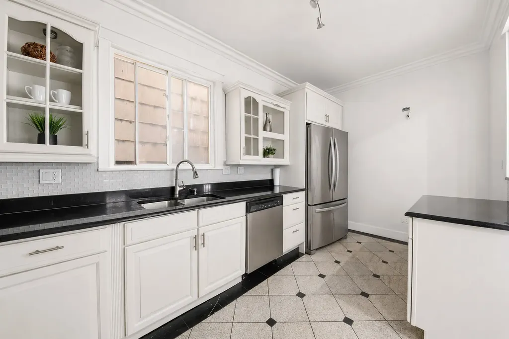 2446 West Pensacola Avenue Chicago IL 60618