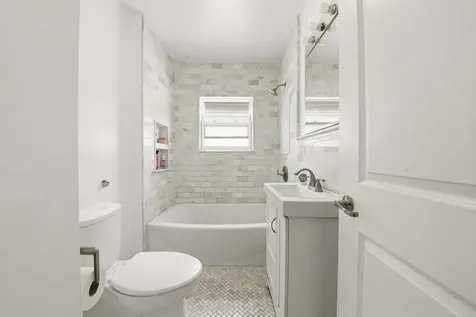 2446 West Pensacola Avenue Chicago IL 60618