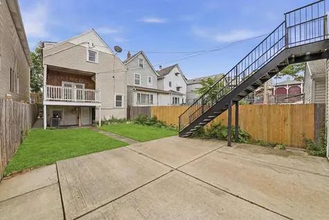 2446 West Pensacola Avenue Chicago IL 60618