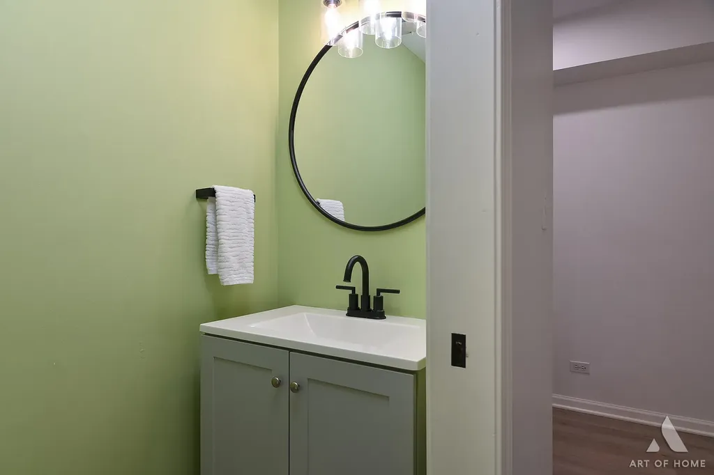 902 Ashley Court Westmont IL 60559