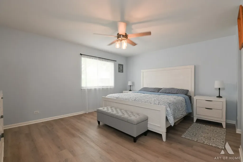 902 Ashley Court Westmont IL 60559