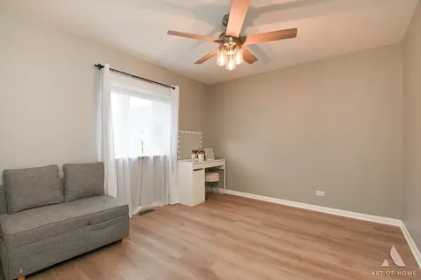 902 Ashley Court Westmont IL 60559