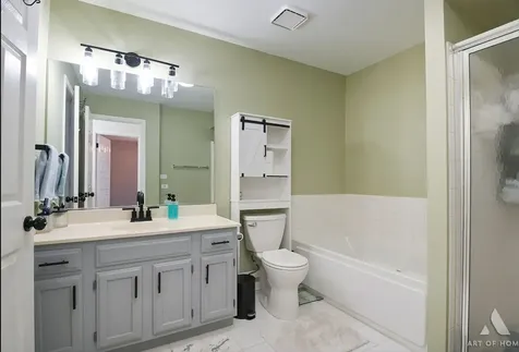 902 Ashley Court Westmont IL 60559