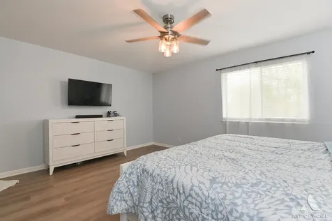 902 Ashley Court Westmont IL 60559