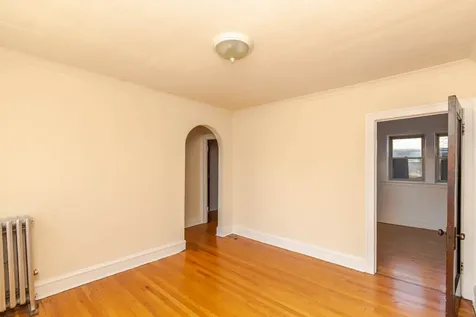 4833 North Hoyne Avenue Chicago IL 60625