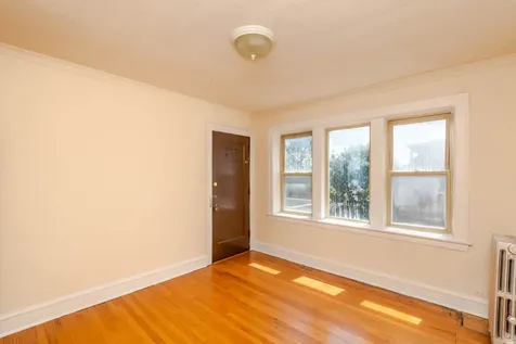 4833 North Hoyne Avenue Chicago IL 60625