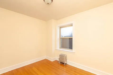 4833 North Hoyne Avenue Chicago IL 60625