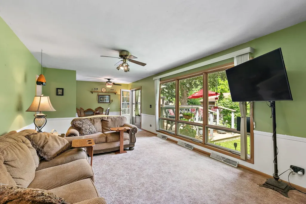 11118 Lincoln Street Huntley IL 60142