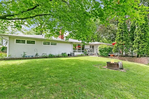 11118 Lincoln Street Huntley IL 60142