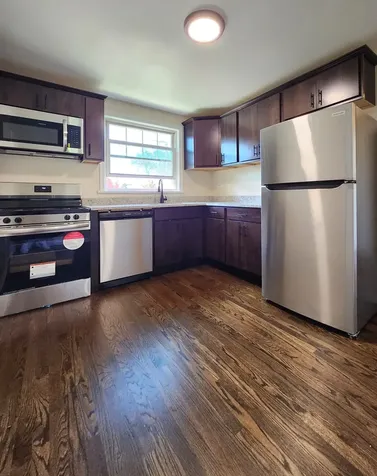 4263 West Nelson Street Chicago IL 60641