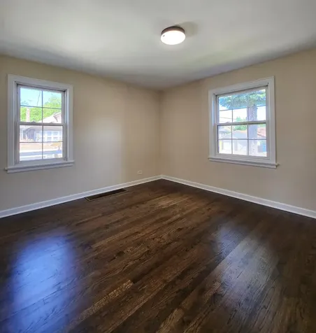 4263 West Nelson Street Chicago IL 60641