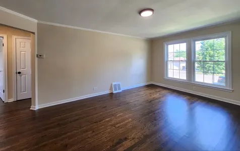 4263 West Nelson Street Chicago IL 60641
