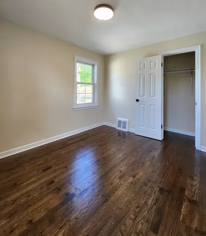 4263 West Nelson Street Chicago IL 60641