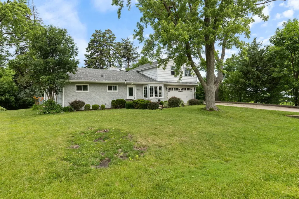 5524 South Bruner Street Hinsdale IL 60521