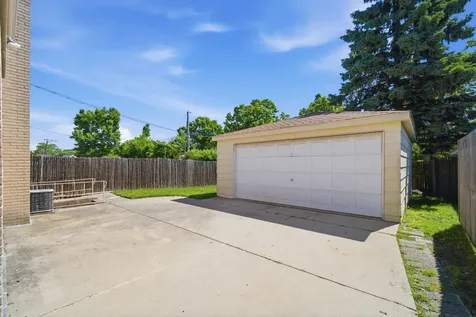 905 Long Road Glenview IL 60025