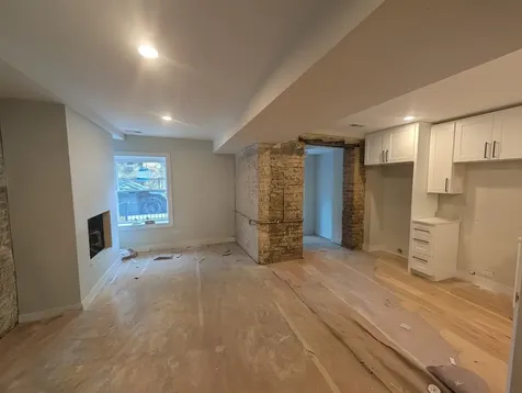 616 West Patterson Avenue Chicago IL 60613