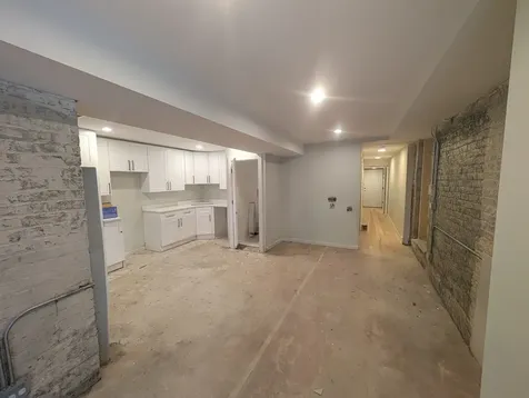 616 West Patterson Avenue Chicago IL 60613