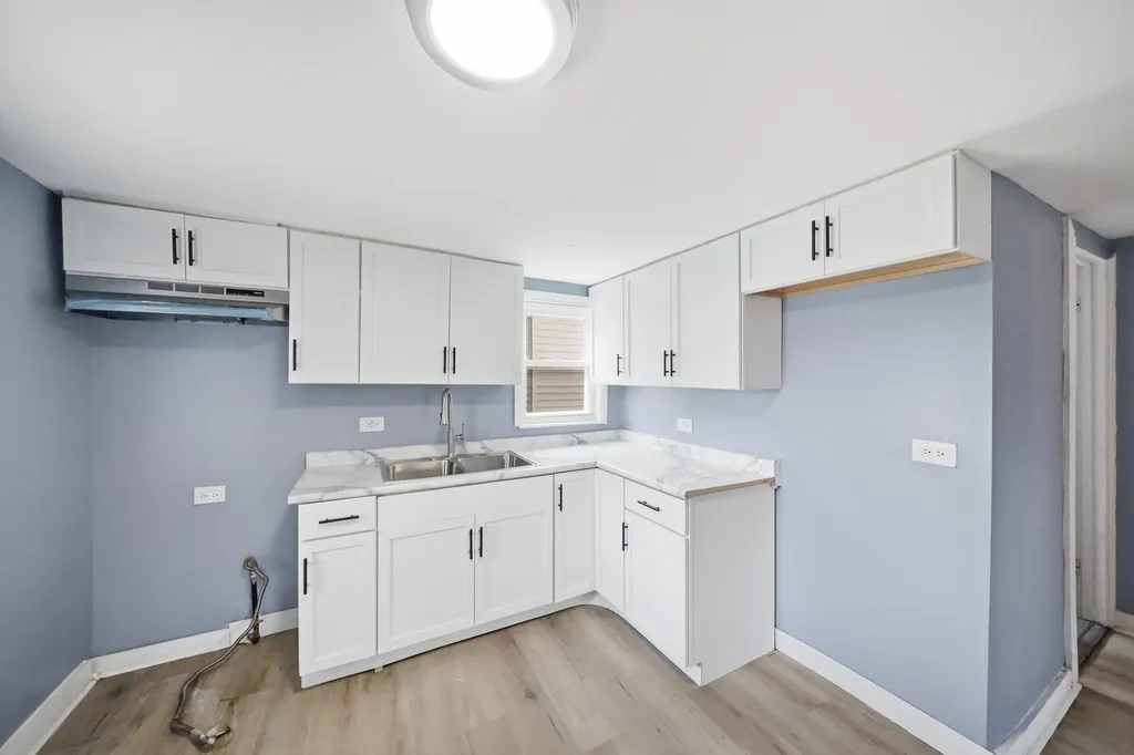11317 South Carpenter Street Chicago IL 60643