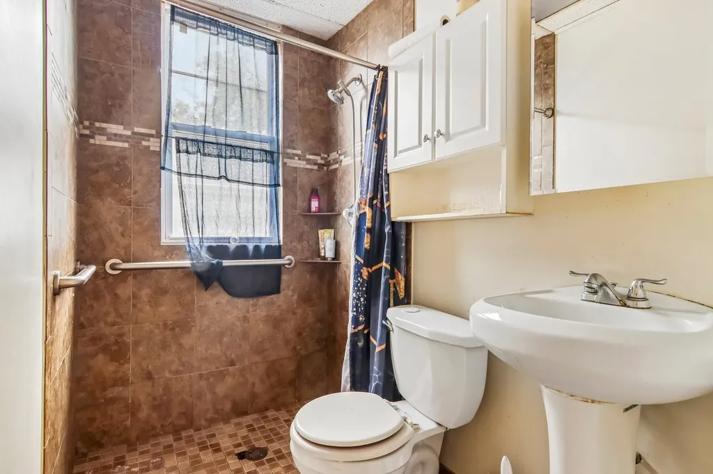 9605 South Winston Avenue Chicago IL 60643