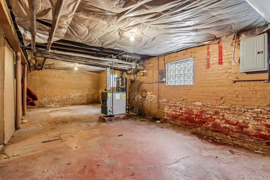 9605 South Winston Avenue Chicago IL 60643