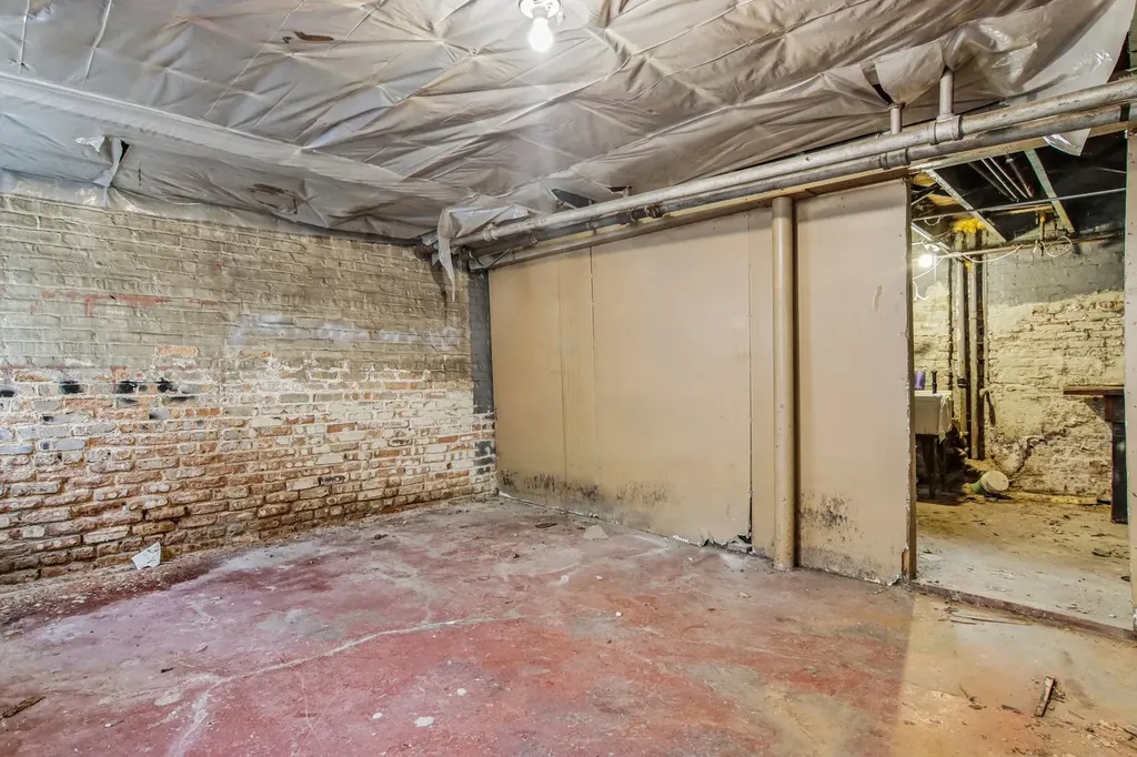9605 South Winston Avenue Chicago IL 60643