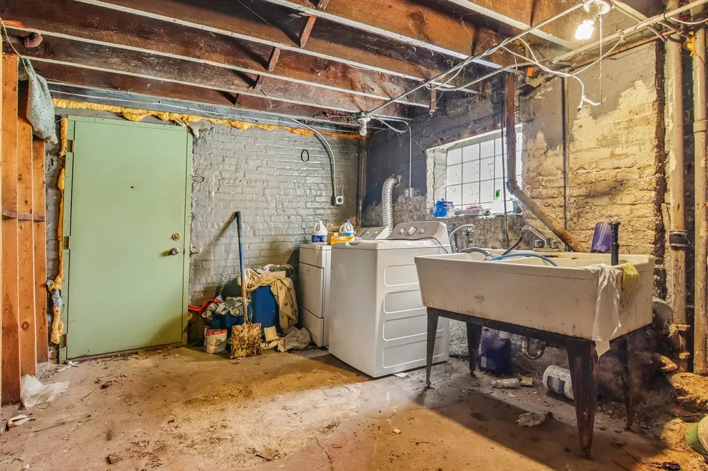 9605 South Winston Avenue Chicago IL 60643