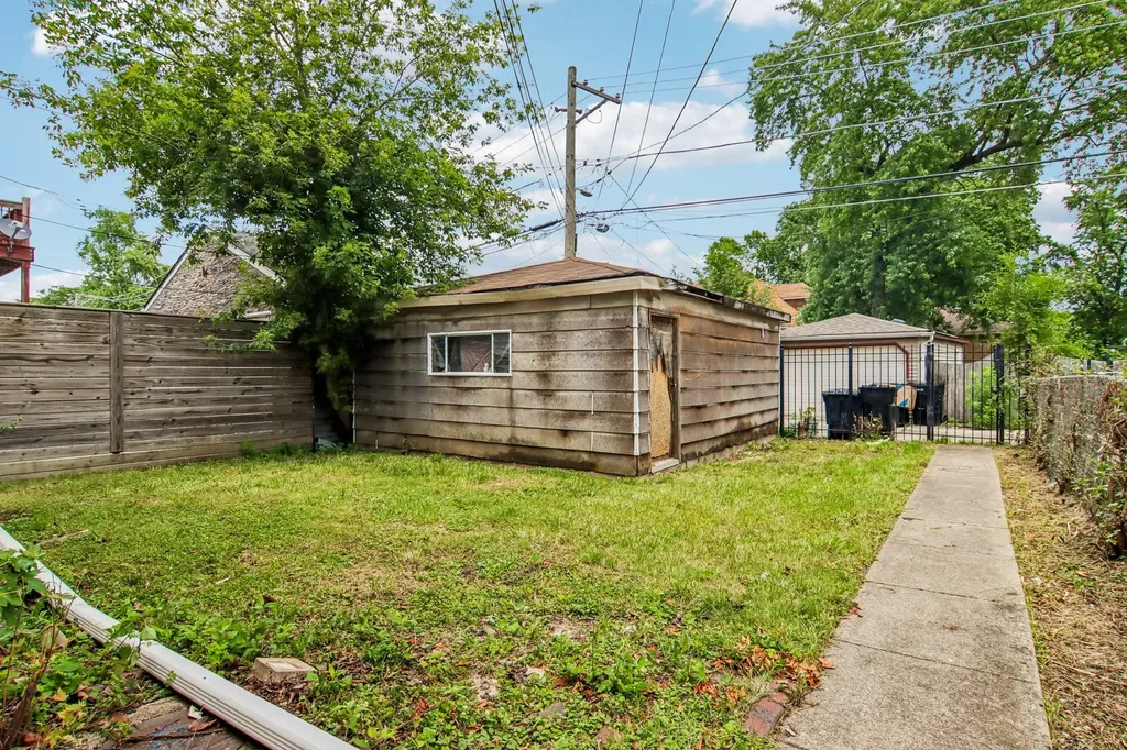 9605 South Winston Avenue Chicago IL 60643