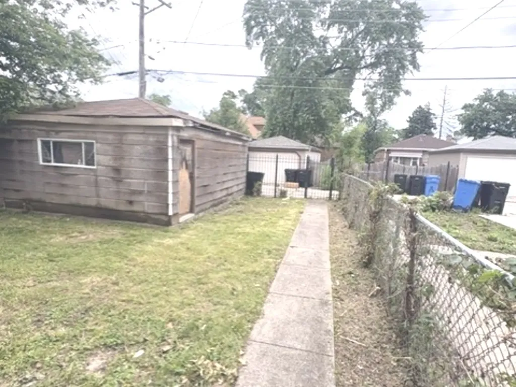 9605 South Winston Avenue Chicago IL 60643