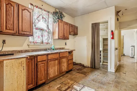 9605 South Winston Avenue Chicago IL 60643