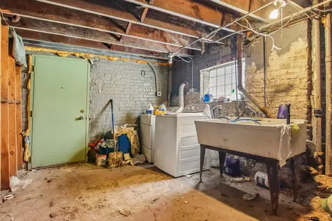 9605 South Winston Avenue Chicago IL 60643