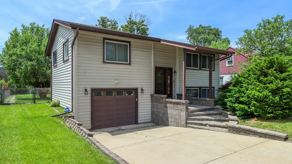 1326 Degener Avenue Elmhurst IL 60126