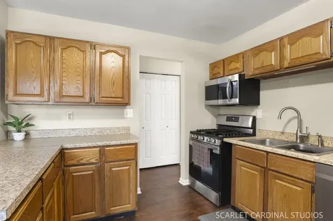8 Dolphin Court Oswego IL 60543
