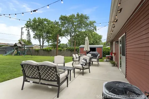 8 Dolphin Court Oswego IL 60543