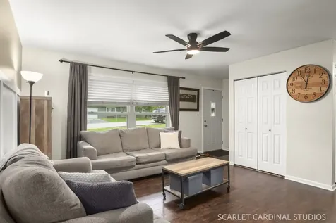 8 Dolphin Court Oswego IL 60543
