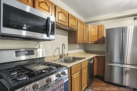 8 Dolphin Court Oswego IL 60543