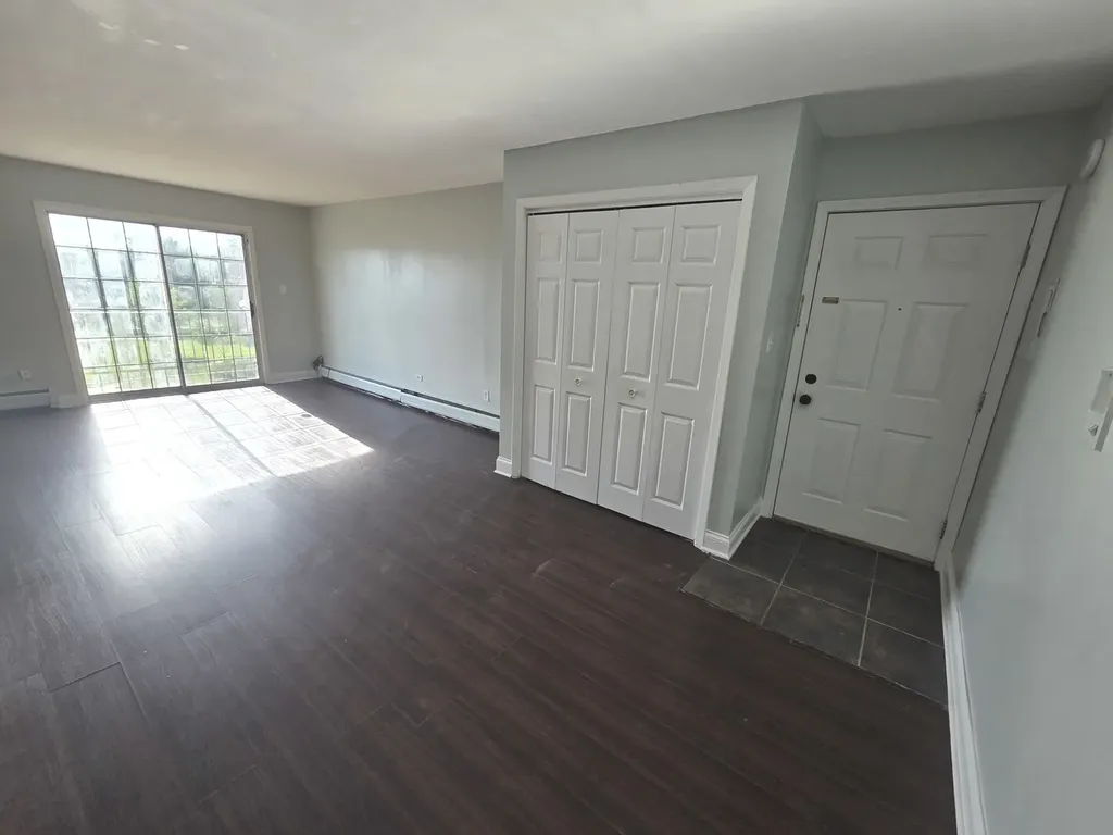 151 Elk Trail Carol Stream IL 60188