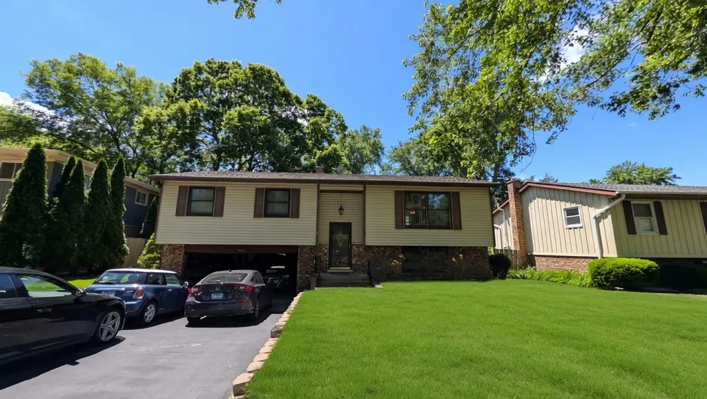 11 Marquette Place Buffalo Grove IL 60089