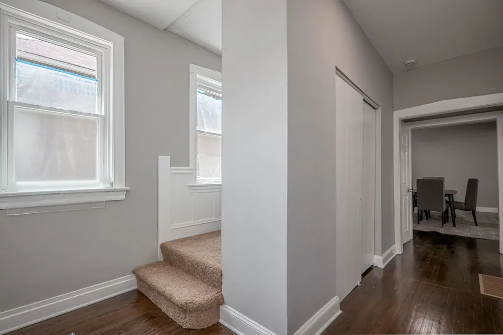 7952 South Elizabeth Street Chicago IL 60620