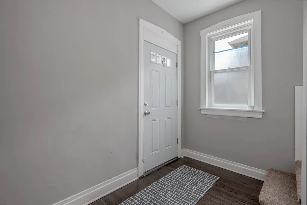 7952 South Elizabeth Street Chicago IL 60620