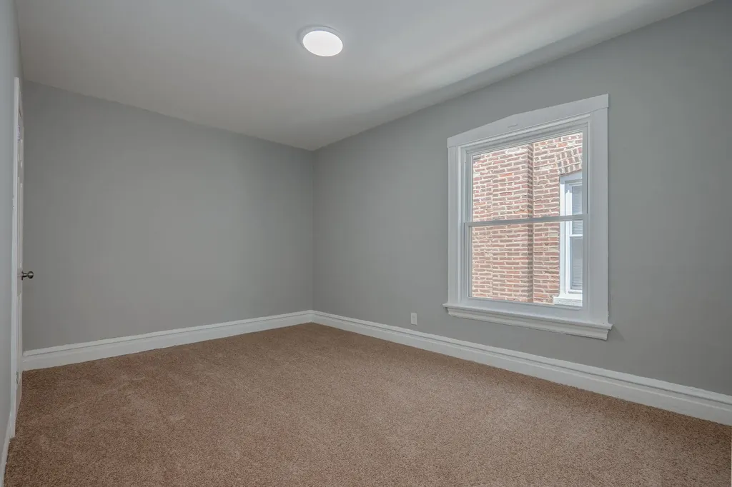 7952 South Elizabeth Street Chicago IL 60620