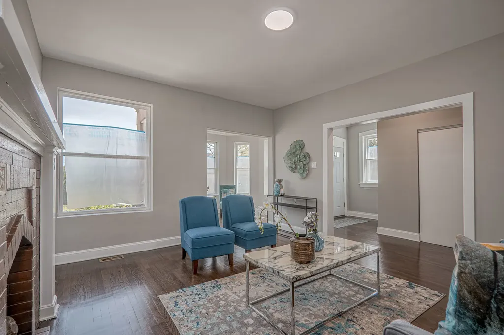 7952 South Elizabeth Street Chicago IL 60620