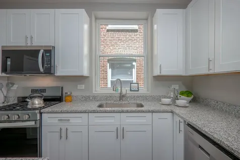 7952 South Elizabeth Street Chicago IL 60620