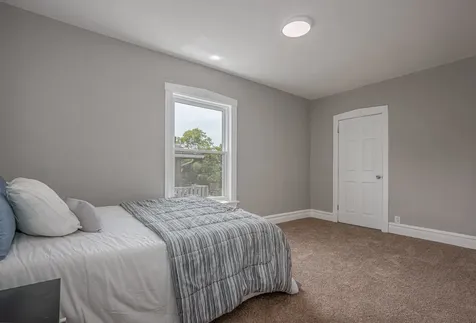 7952 South Elizabeth Street Chicago IL 60620
