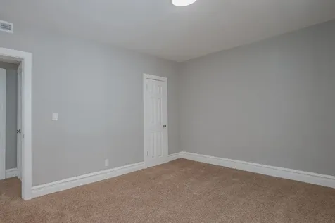 7952 South Elizabeth Street Chicago IL 60620