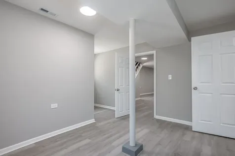 7952 South Elizabeth Street Chicago IL 60620
