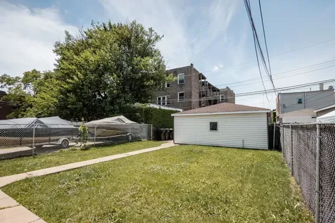 7952 South Elizabeth Street Chicago IL 60620