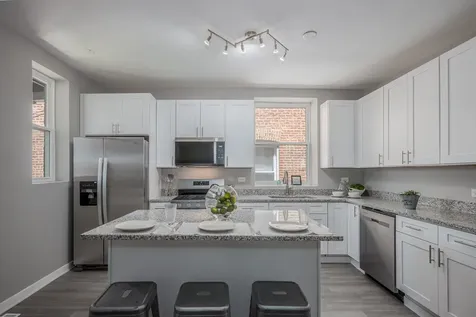 7952 South Elizabeth Street Chicago IL 60620