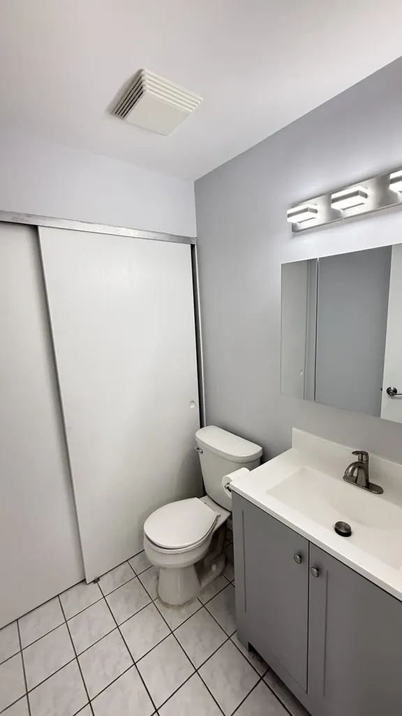 341 West 24th Street Chicago IL 60616